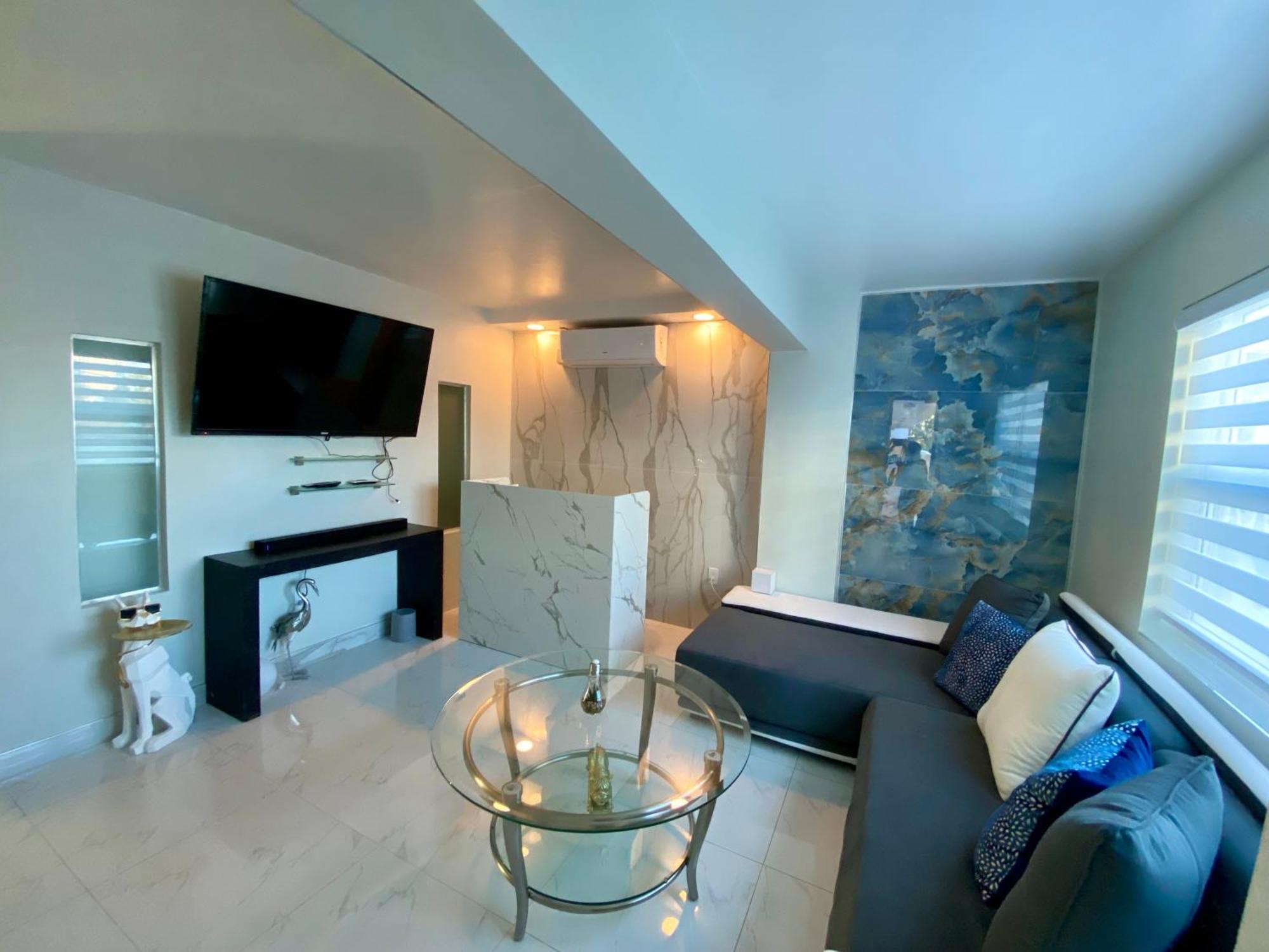 Luxurious Remodeled Direct Waterfront Apartment With Miami Skyline View And Outdoor Terrace Free Parking 5Min Drive To Μαϊάμι Μπιτς Εξωτερικό φωτογραφία