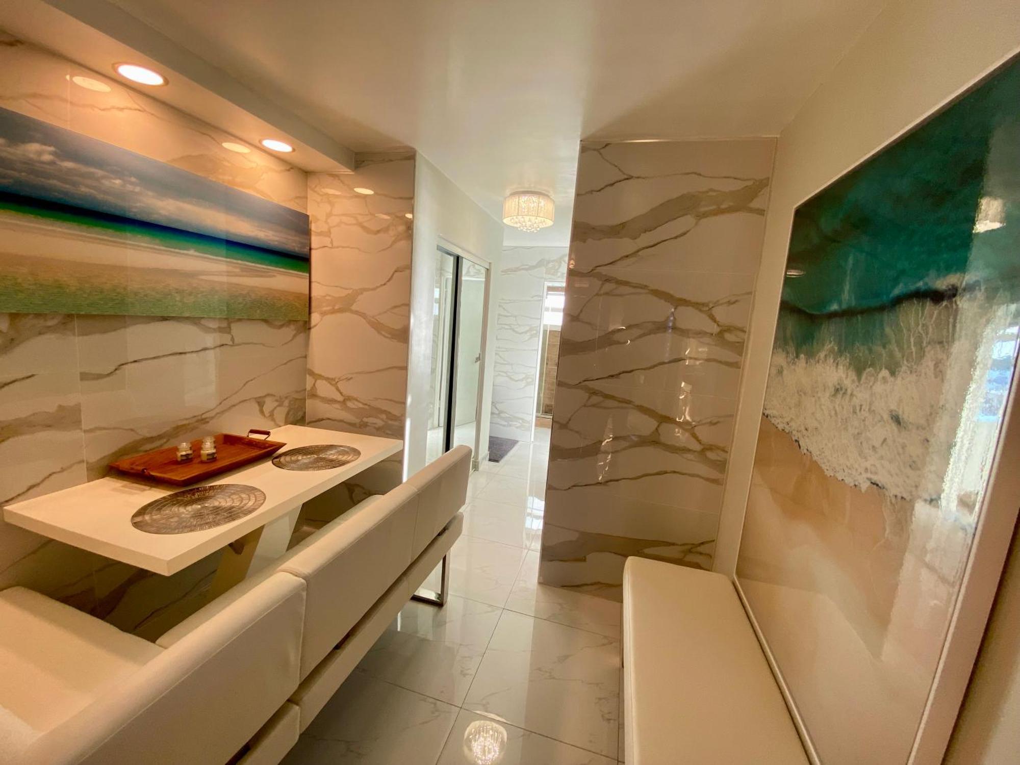 Luxurious Remodeled Direct Waterfront Apartment With Miami Skyline View And Outdoor Terrace Free Parking 5Min Drive To Μαϊάμι Μπιτς Εξωτερικό φωτογραφία
