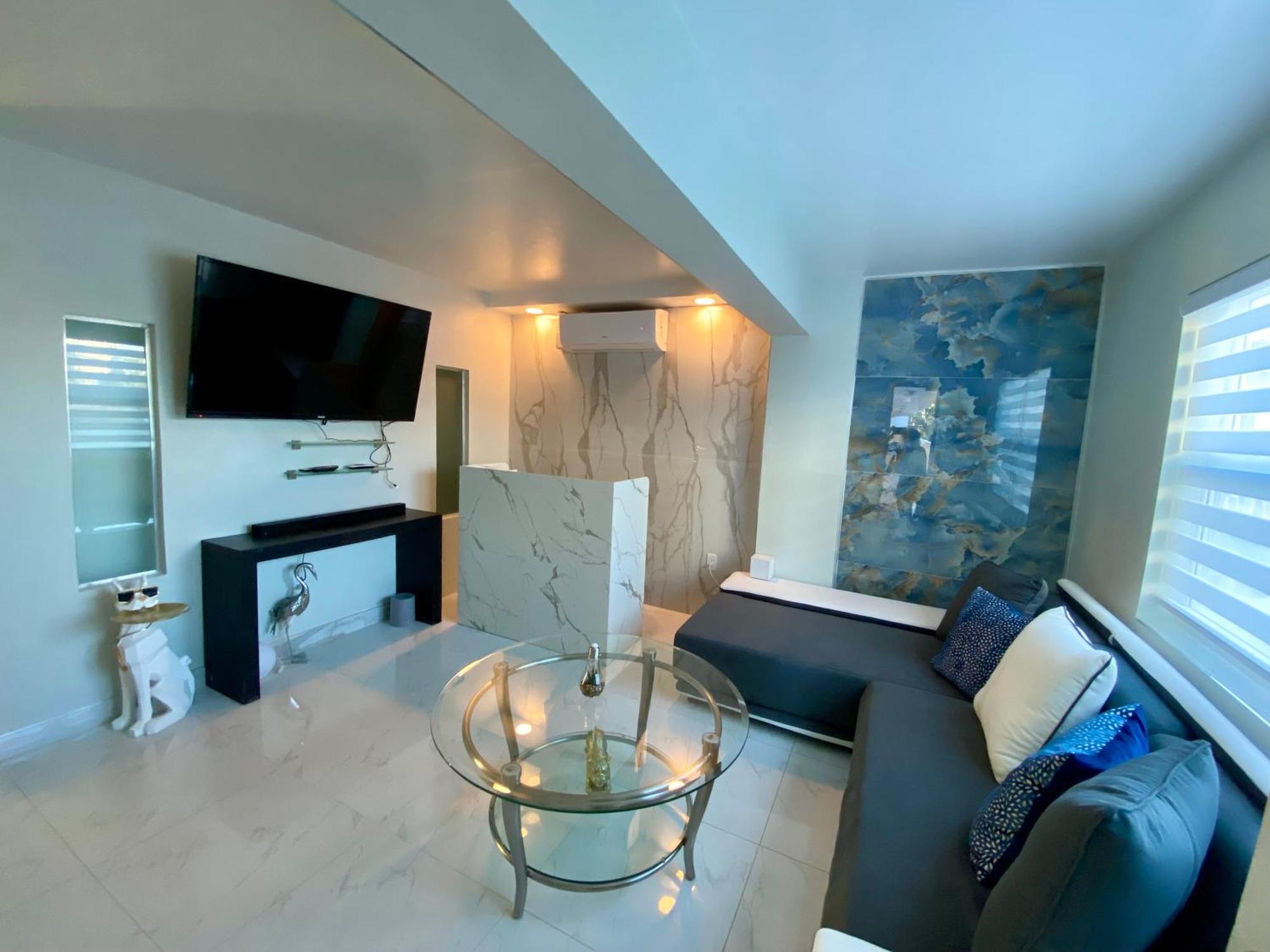 Luxurious Remodeled Direct Waterfront Apartment With Miami Skyline View And Outdoor Terrace Free Parking 5Min Drive To Μαϊάμι Μπιτς Εξωτερικό φωτογραφία