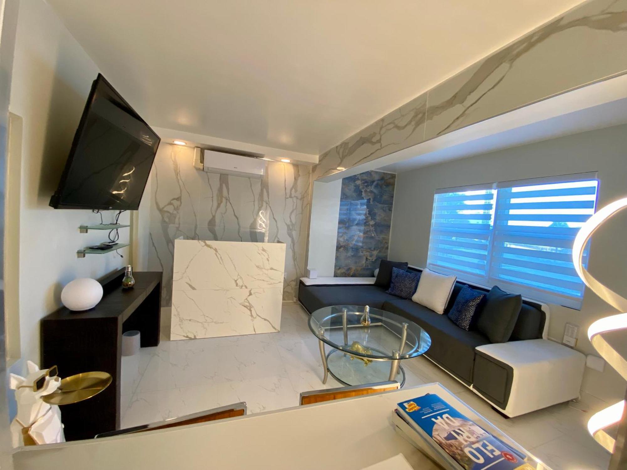 Luxurious Remodeled Direct Waterfront Apartment With Miami Skyline View And Outdoor Terrace Free Parking 5Min Drive To Μαϊάμι Μπιτς Εξωτερικό φωτογραφία