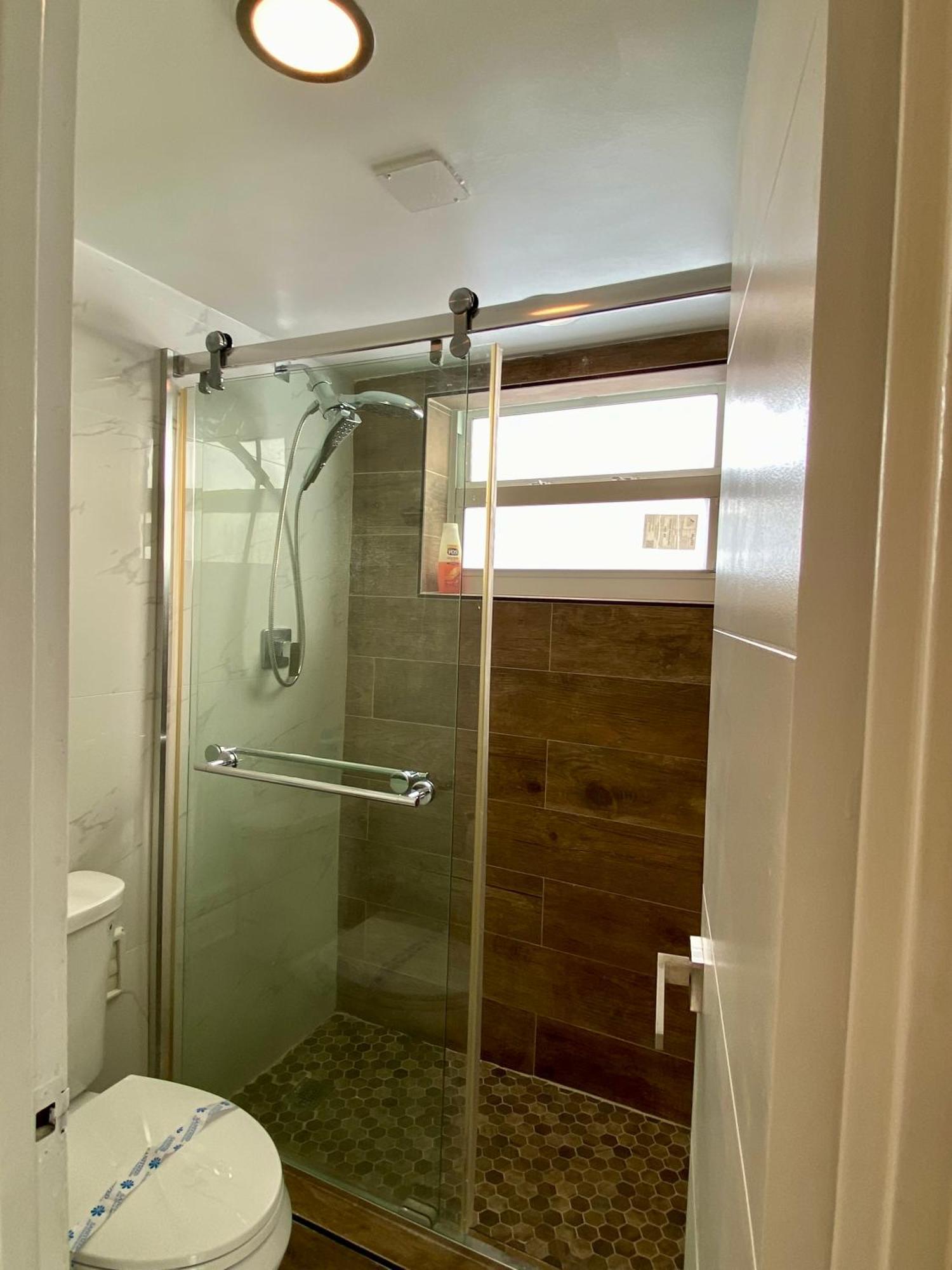 Luxurious Remodeled Direct Waterfront Apartment With Miami Skyline View And Outdoor Terrace Free Parking 5Min Drive To Μαϊάμι Μπιτς Εξωτερικό φωτογραφία